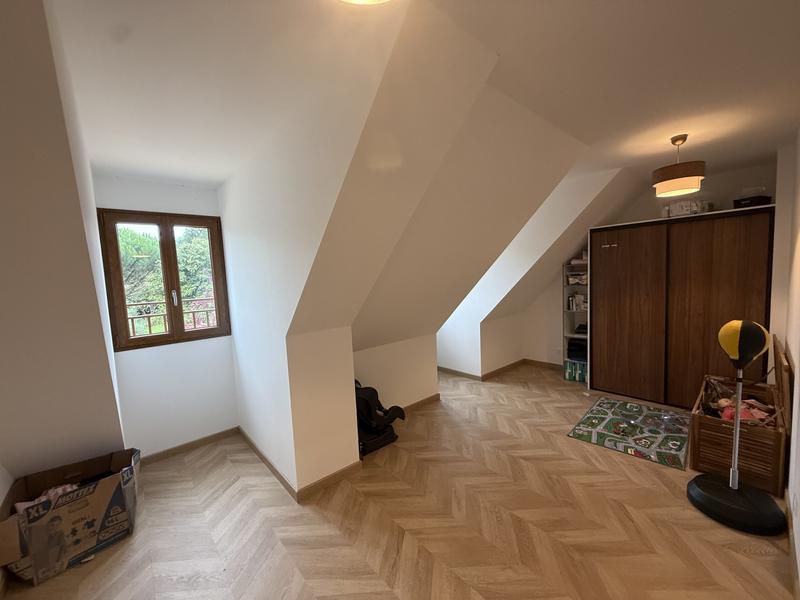 Maison traditionnelle - 140 m² - 6 pièces