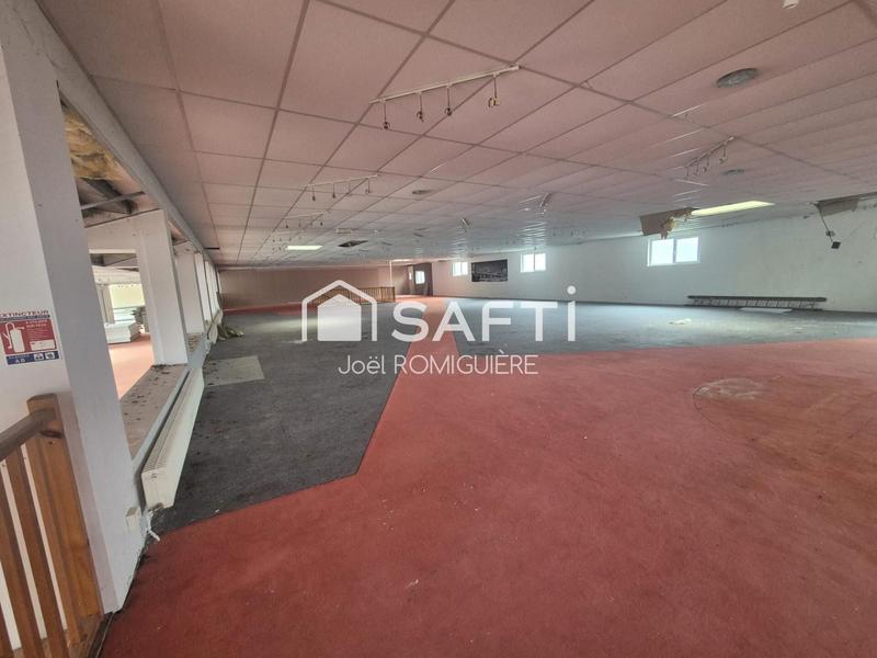 Local commercial - 1 356 m² - 3 pièces