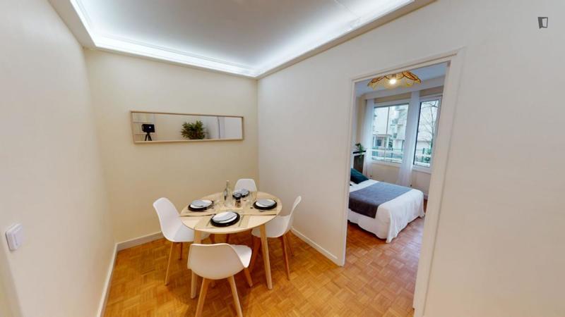 Chambre - 11 m² - 4 pièces