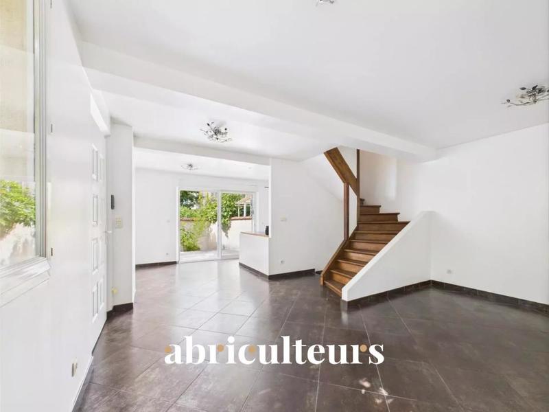 Maison - 92 m² - 7 pièces