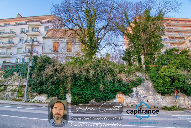 Maison - 320 m² - 10 pièces