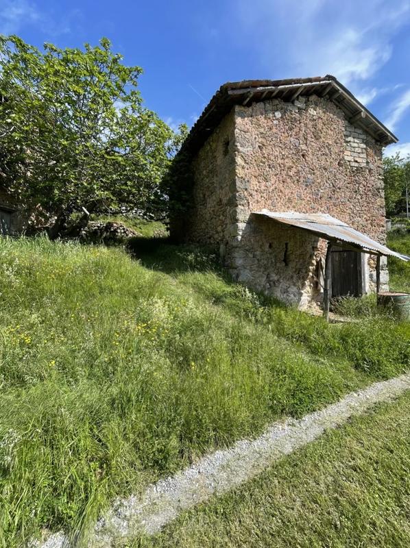 Terrain - 15 590 m²