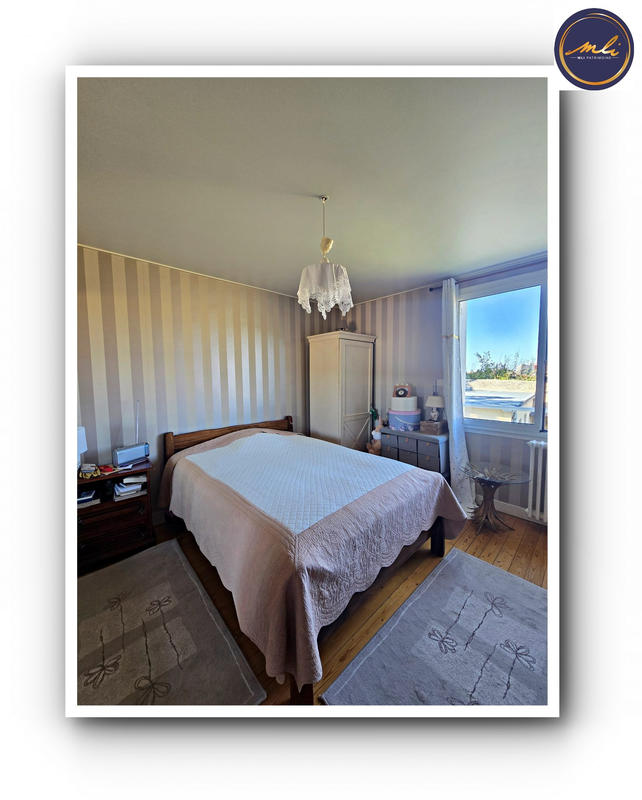 Maison traditionnelle - 200 m² - 8 pièces