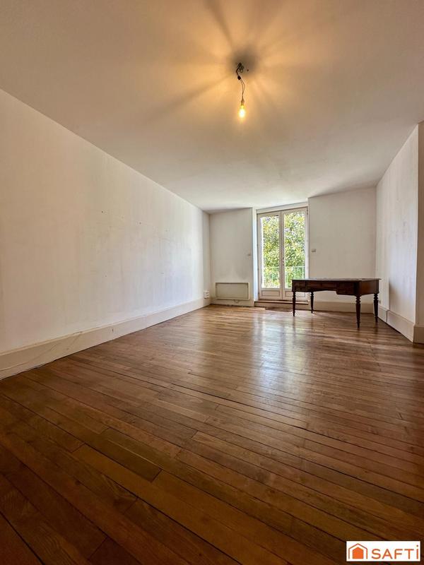 Maison - 247 m² - 10 pièces