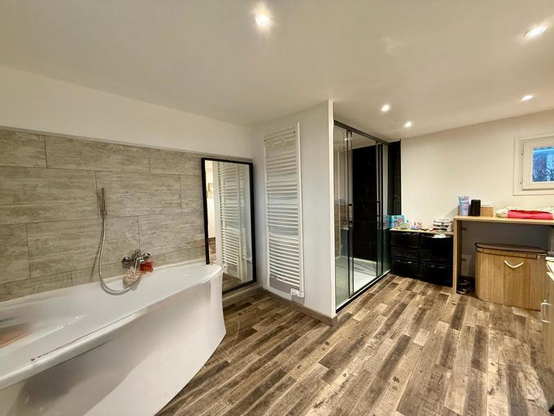 Maison - 144 m² - 5 pièces