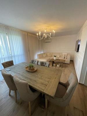 Appartement - 80 m² - 5 pièces