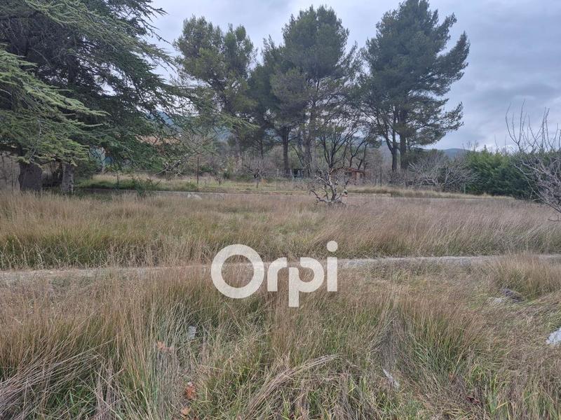 Terrain constructible - 1 063 m²