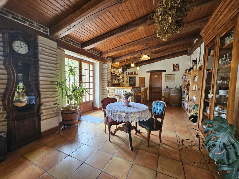 Maison ancienne - 310 m² - 12 pièces