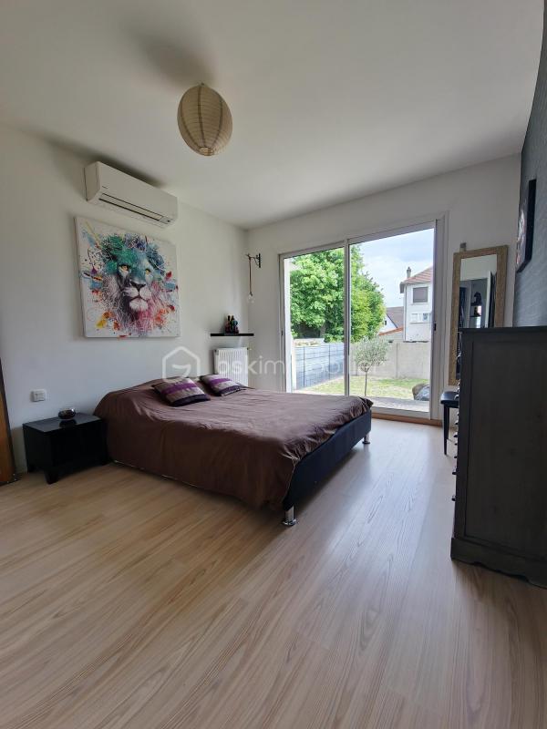 Maison - 220 m² - 7 pièces