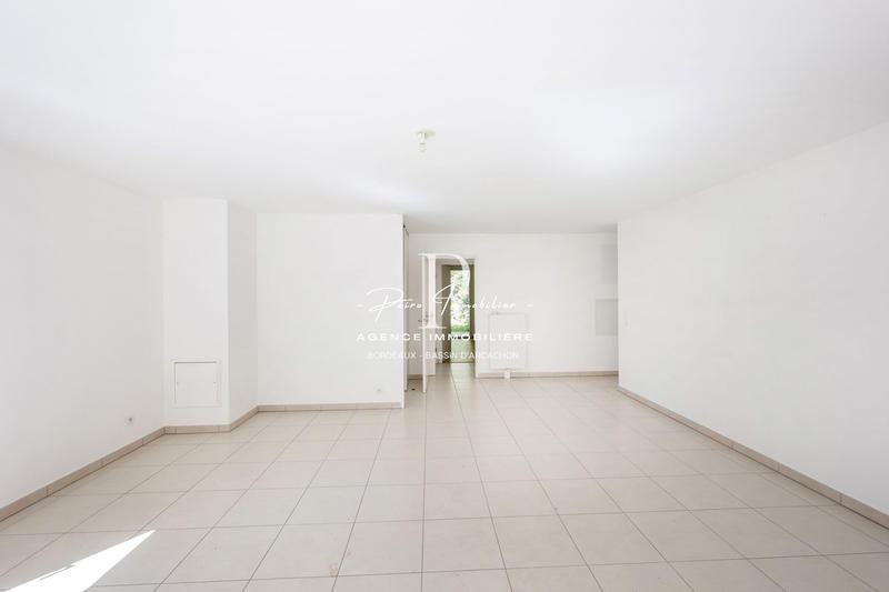 Appartement - 82 m² - 3 pièces