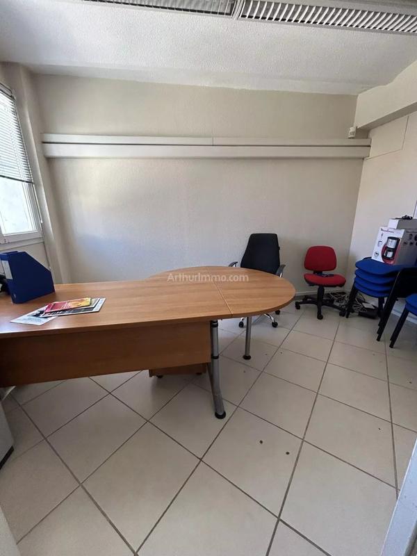 Bureau - 110 m² - 6 pièces