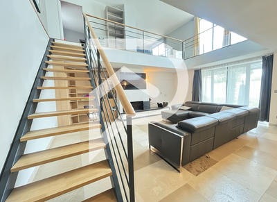 Maison - 231 m² - 5 pièces