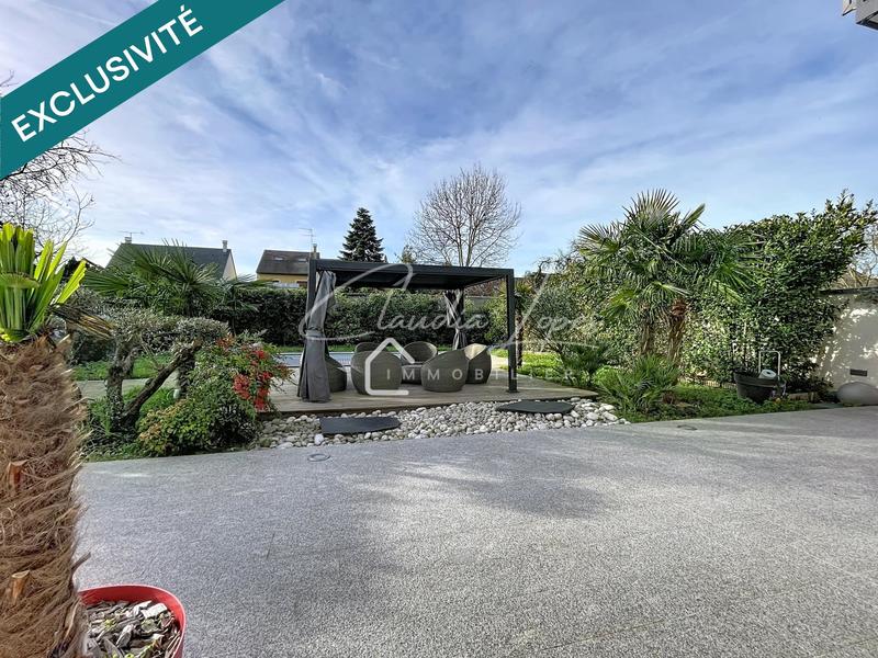 Maison - 368 m² - 9 pièces