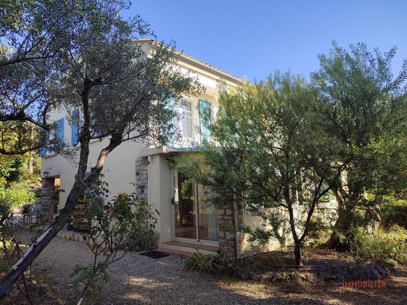 Maison - 197 m² - 7 pièces