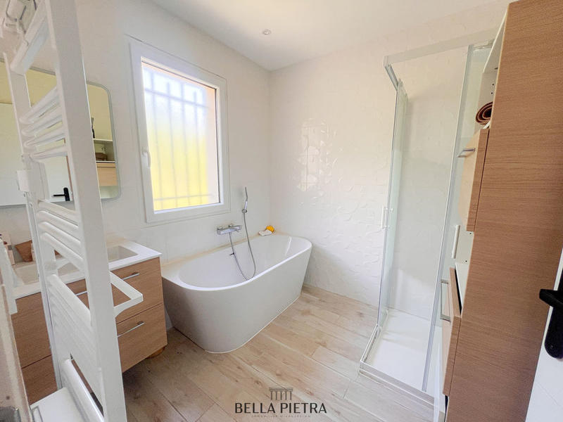 Maison - 110 m² - 6 pièces