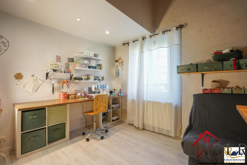 Maison - 196 m² - 9 pièces