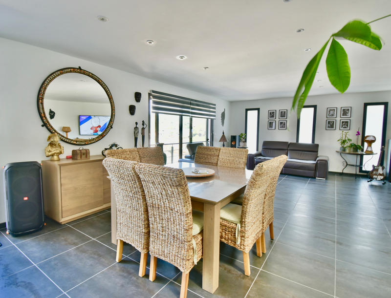 Maison - 150 m² - 5 pièces