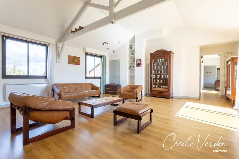 Appartement - 192 m² - 8 pièces