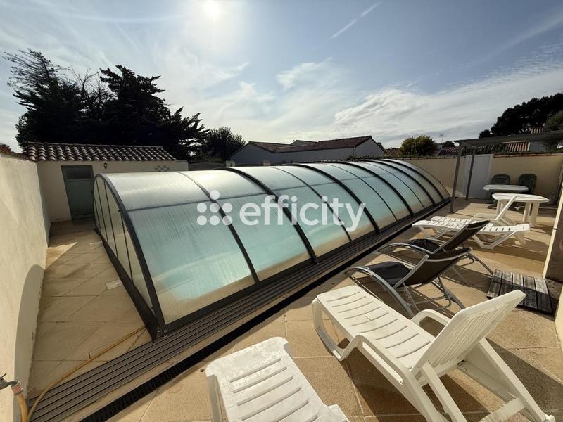 Maison - 213 m² - 9 pièces