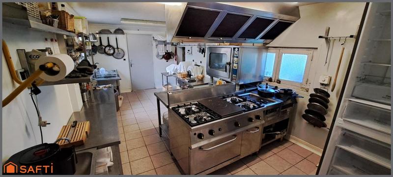 Maison - 416 m² - 13 pièces