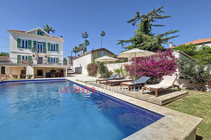 Maison - 153 m² - 7 pièces