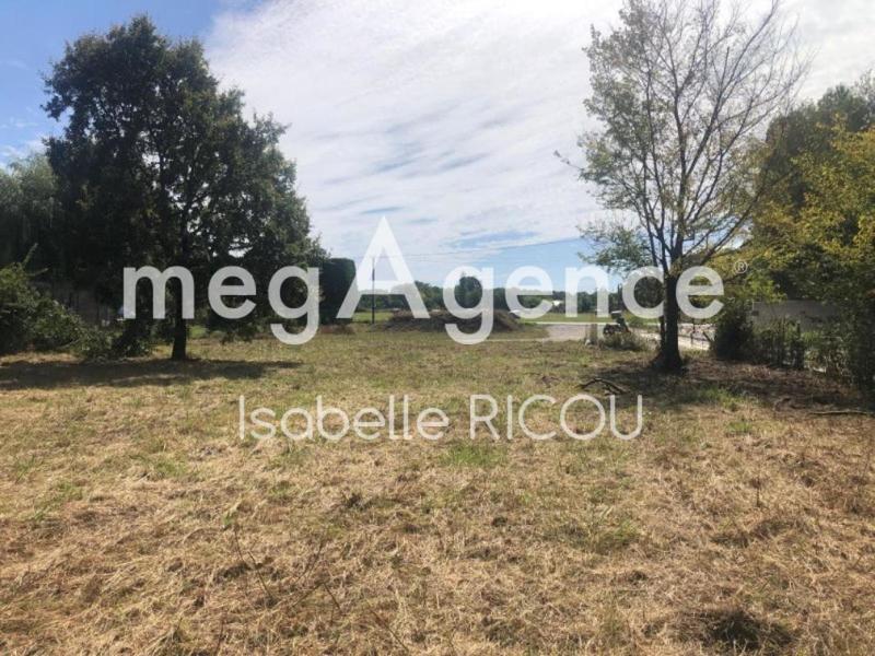 Terrain constructible - 718 m²