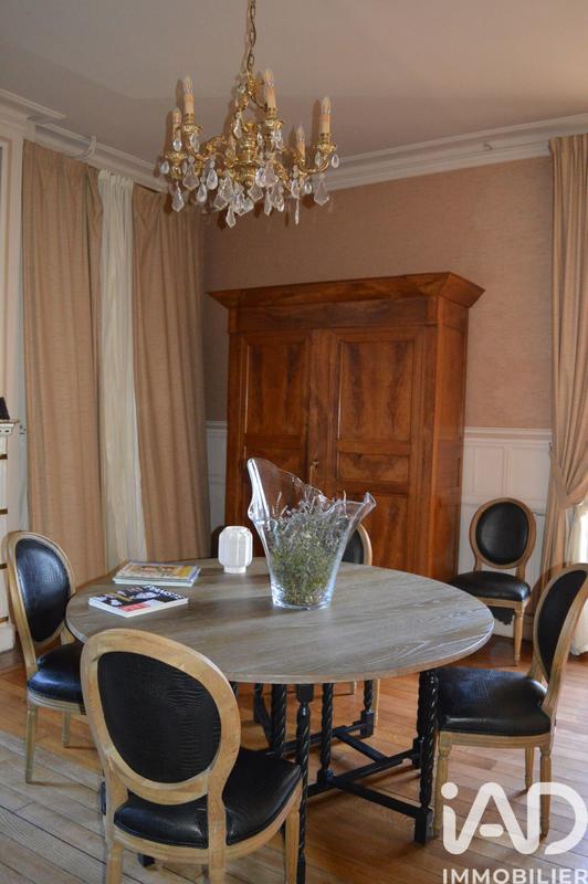 Maison - 390 m² - 12 pièces