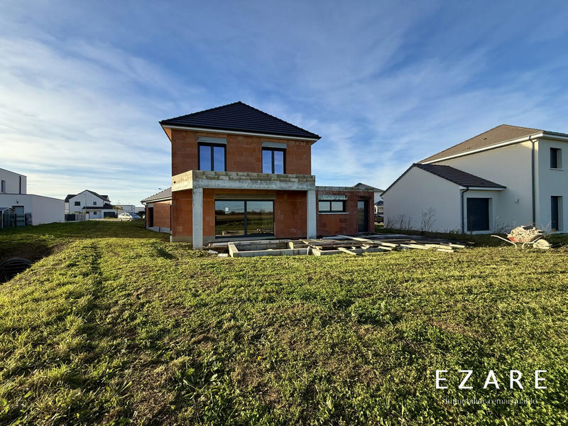 Maison - 220 m² - 6 pièces