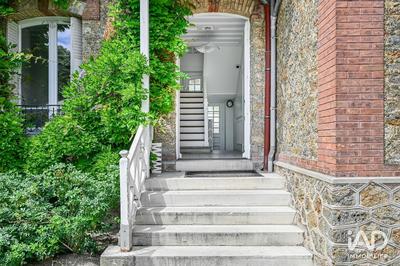 Bureau - 198 m² - 7 pièces