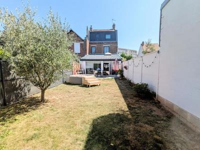 Maison - 162 m² - 6 pièces