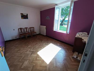 Maison - 1 000 m² - 4 pièces