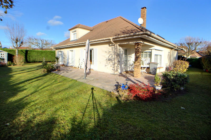 Maison - 185 m² - 7 pièces