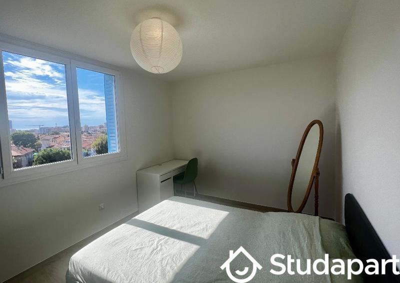 Chambre - 10 m² - 1 pièce