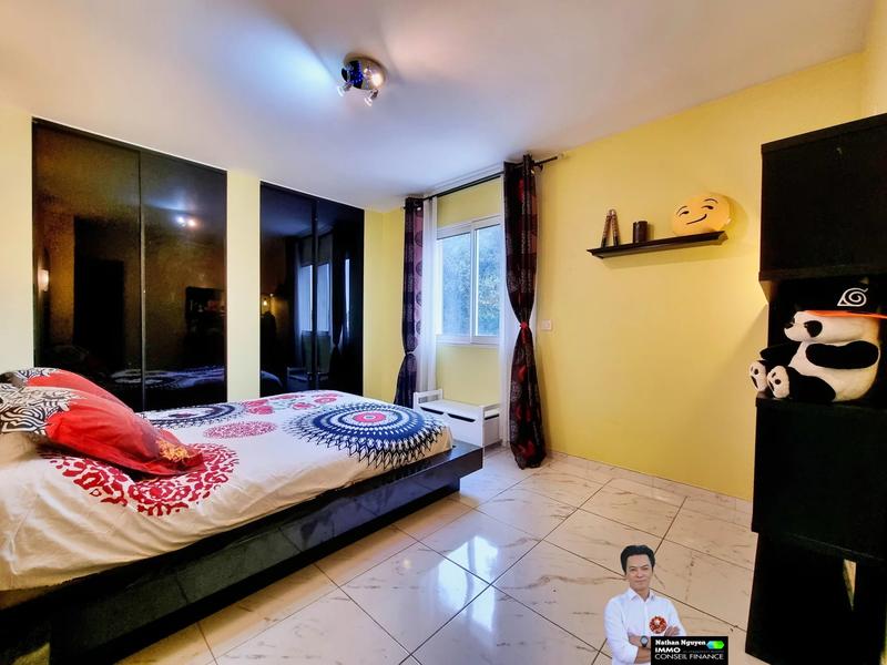 Maison - 181 m² - 8 pièces