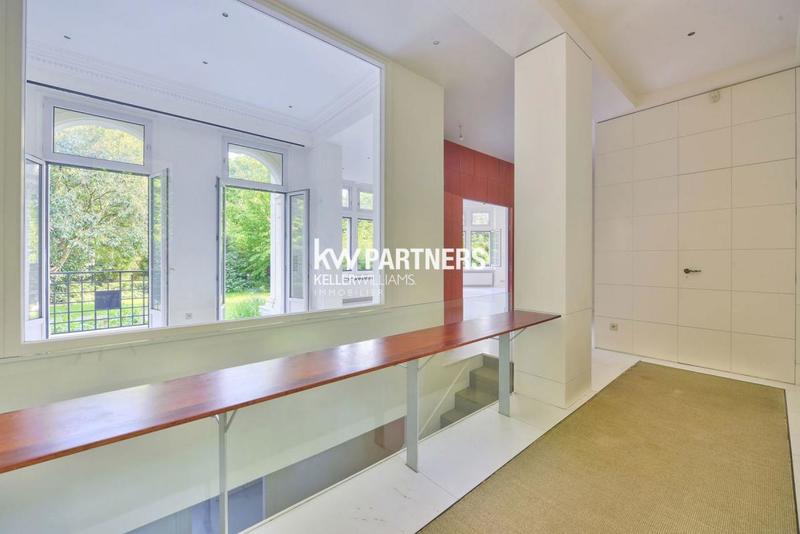 Appartement - 246 m² - 7 pièces