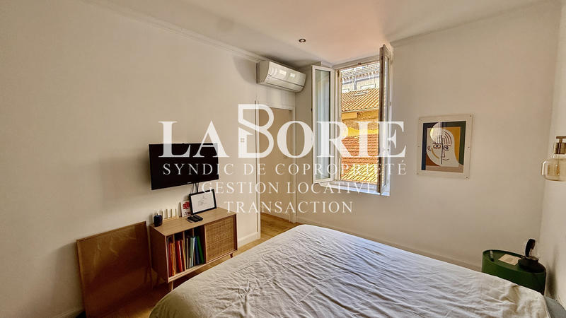 Appartement - 98 m² - 2 pièces