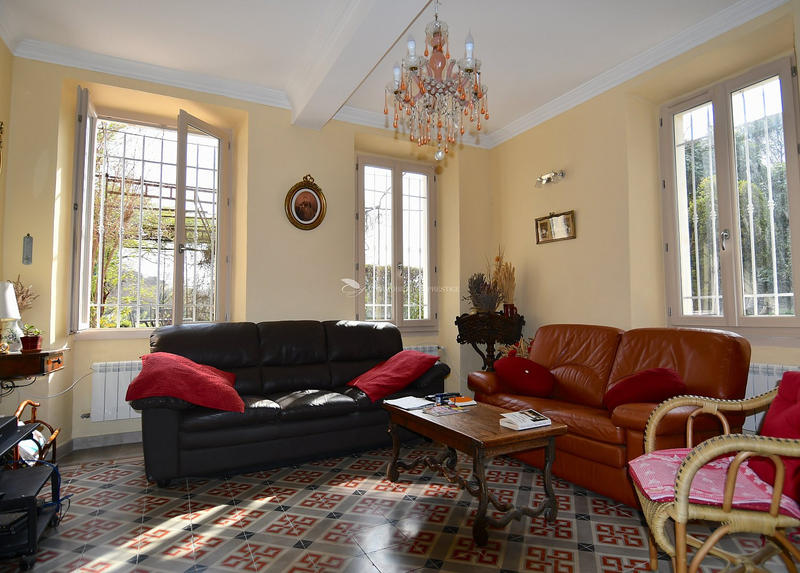 Propriété - 270 m² - 10 pièces