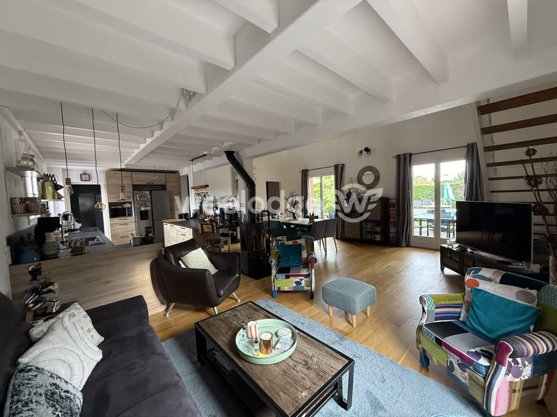 Maison traditionnelle - 207 m² - 6 pièces