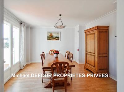 Maison - 186 m² - 7 pièces