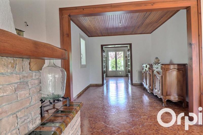 Maison - 238 m² - 7 pièces