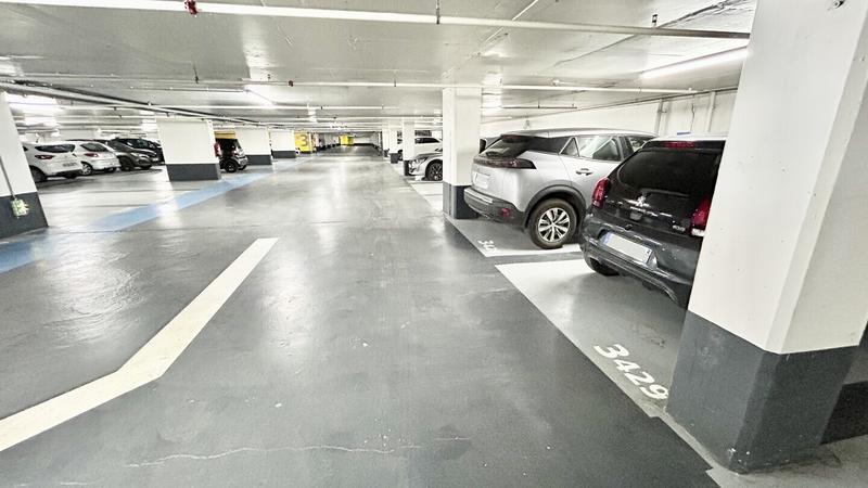 Parking / Garage - 15 m²