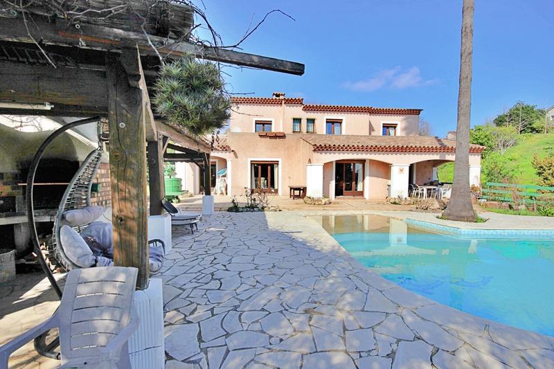 Villa - 250 m² - 7 pièces