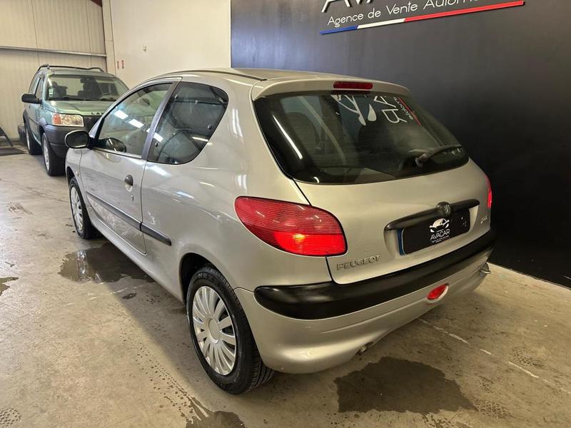 Peugeot 206 1.4 i 75cv / Distribution faite