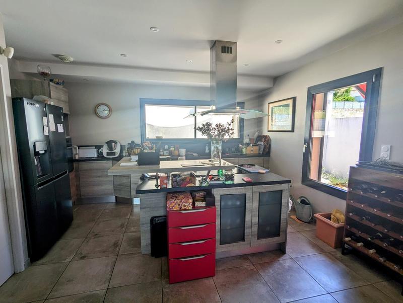 Maison - 220 m² - 6 pièces