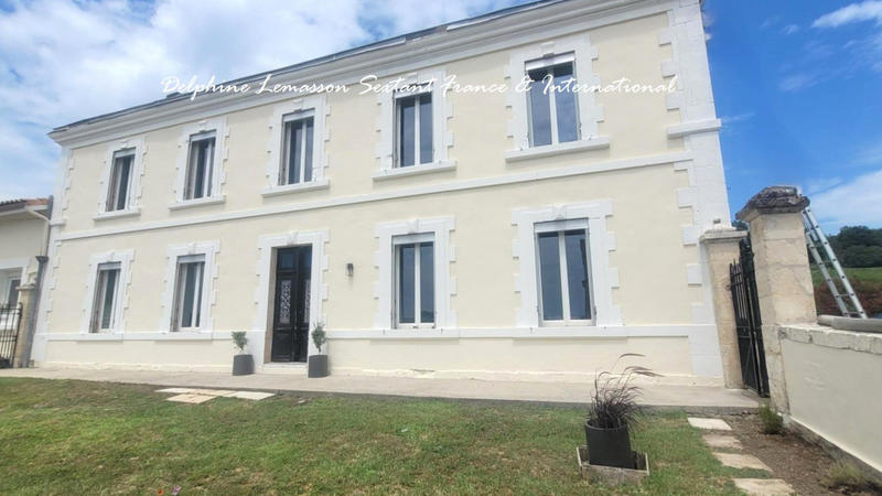 Maison - 400 m² - 11 pièces