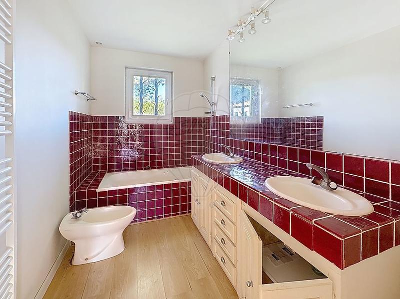 Maison - 176 m² - 7 pièces