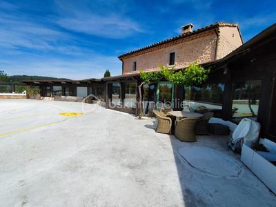 Propriété - 402 m² - 28 pièces