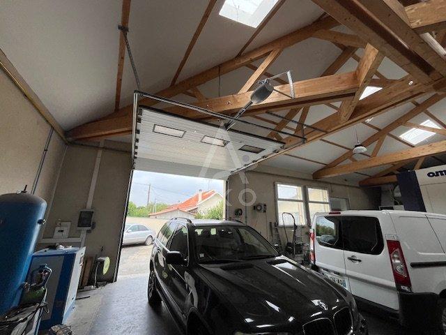 Local d'activités - 730 m²