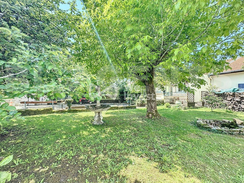 Maison - 284 m² - 13 pièces