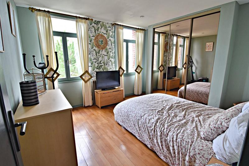 Maison - 240 m² - 7 pièces